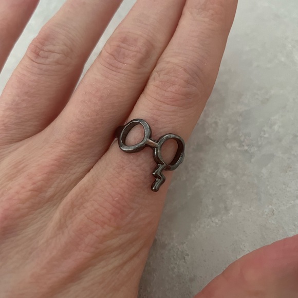 FREE Harry Potter Glasses and Lightning Bolt Adjustable Ring - Picture 2 of 6